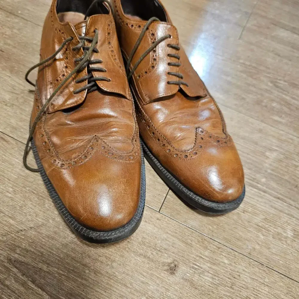 Cole Haan Wingtip  Oxford Mens 10.5 British Tan Leather Dress shoes